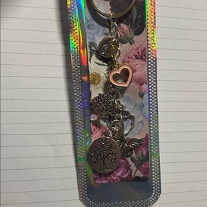 “Life‎ is a gift” Silver keychain with charms